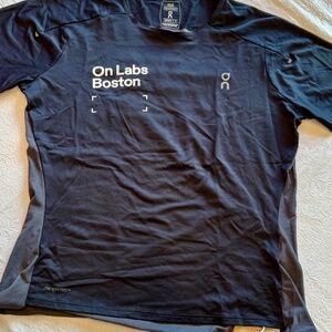 On Running Performance T in Black/Grey Boston Marathon 2025